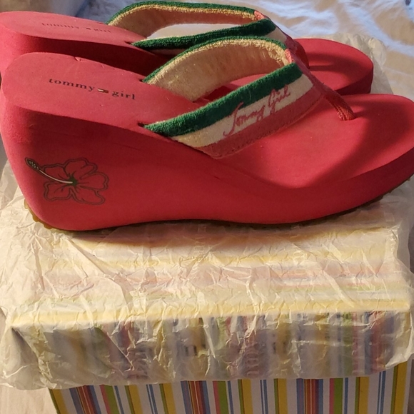 SIZE9M TOMMY HIlFIGER SANDAL - Picture 3 of 16